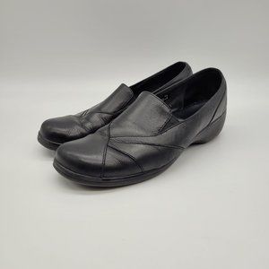 Clarks Blackberry Leather Slip On Loafer - Size 11M